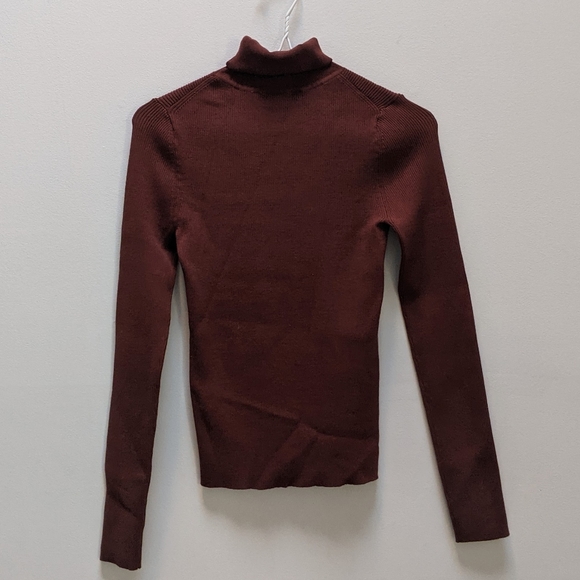 Ribbed brown turtleneck - Picture 2 of 4